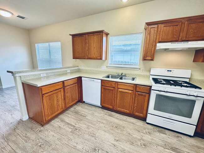 Building Photo - 2873 Southampton Way
