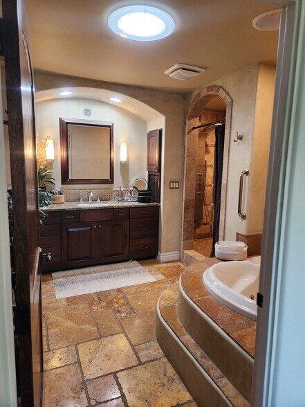 Building Photo - 12301 Frontera Rd