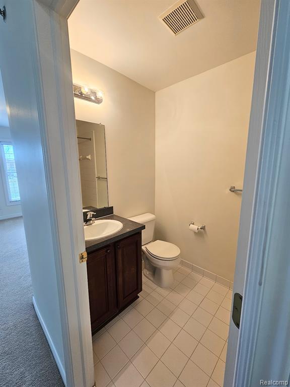 Building Photo - 264 Village Way S