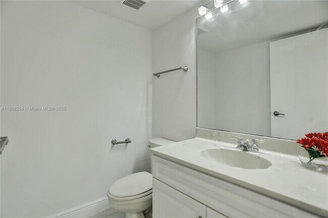 Building Photo - 555 NE 15th St
