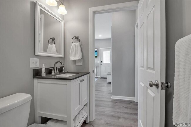 Building Photo - 3197 Elton Rd