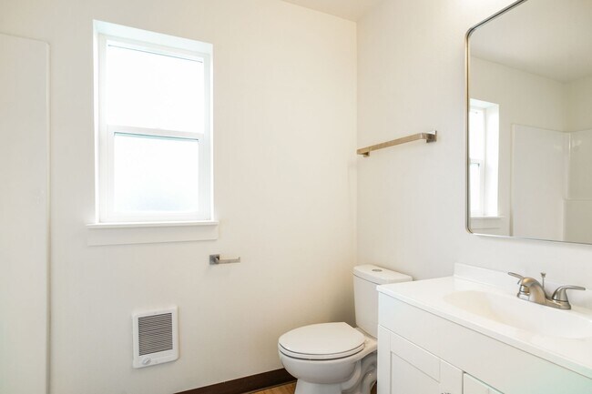 Building Photo - Stunning New Construction 1 Bedroom Cottages