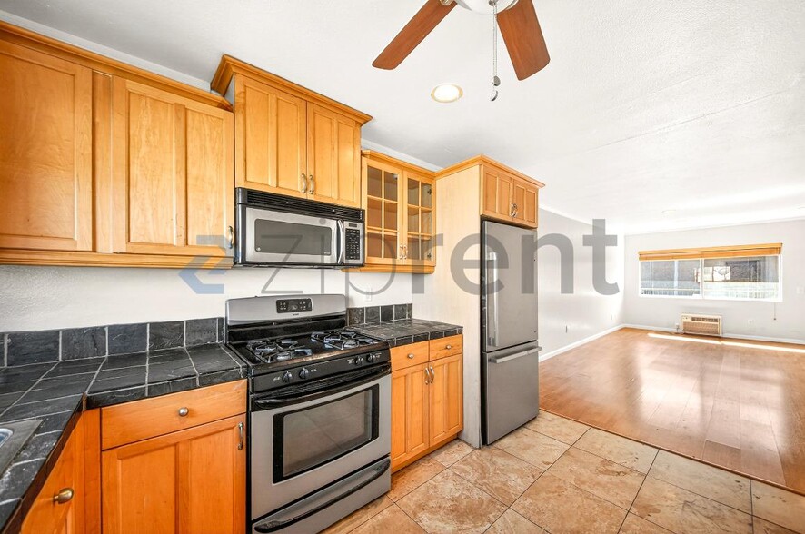 Building Photo - 240 W Verdugo Ave