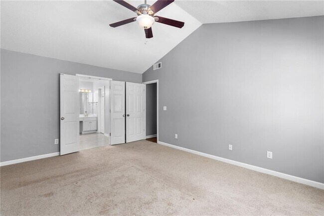 Building Photo - 13030 Carriage Park Ln