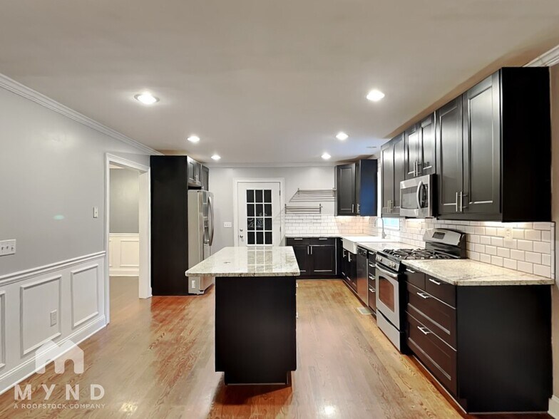 Building Photo - 1688 Knob Hill Ct NE