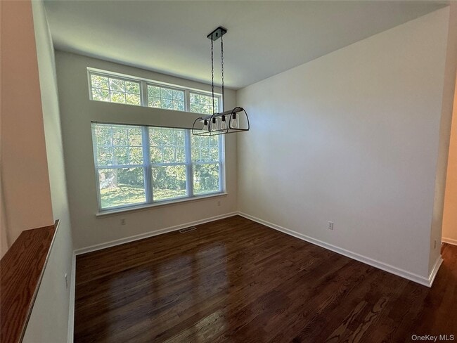 Building Photo - 33 Osborne Glen