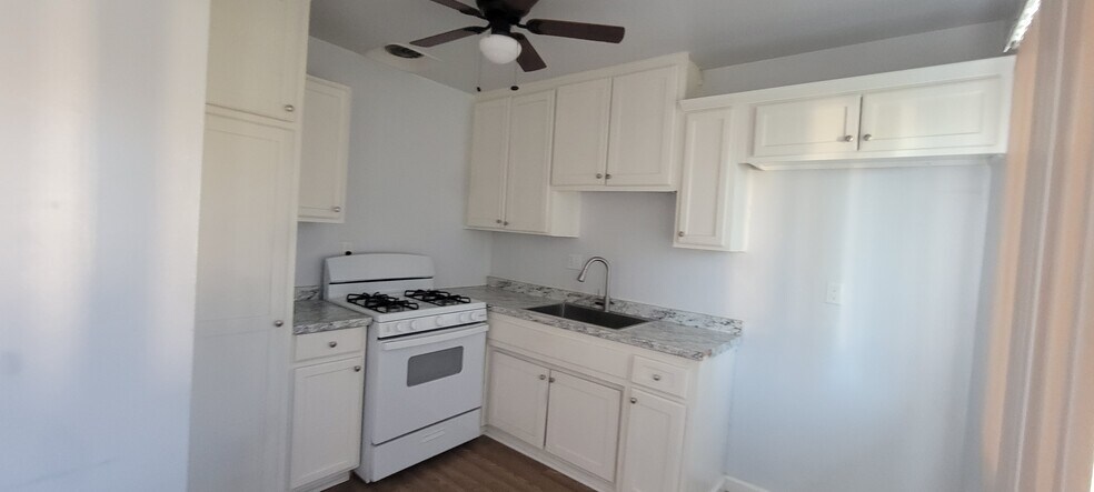 Building Photo - 19170 CA-18