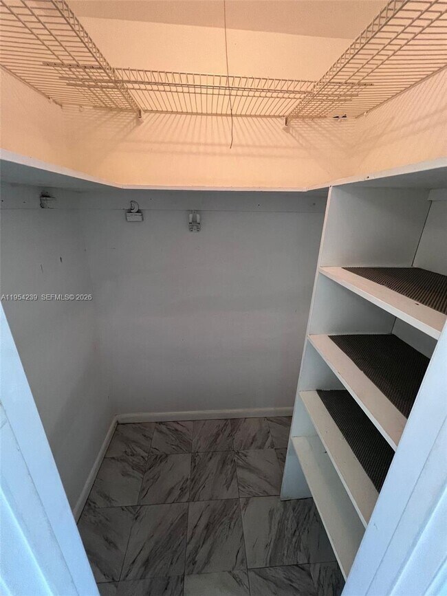 Building Photo - 89 Berkshire D