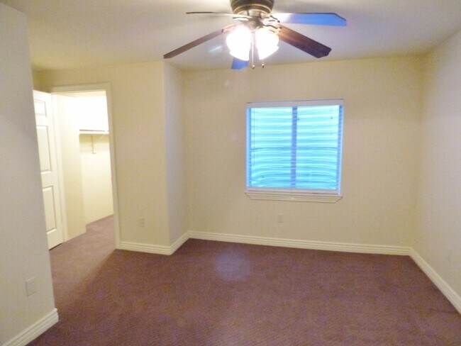 Building Photo - 15443 Falcon Ridge Dr