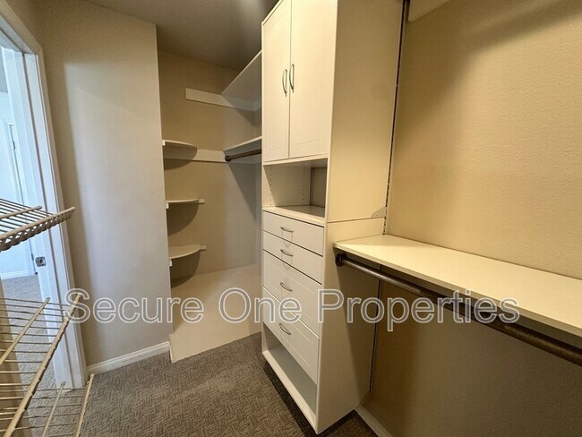 Building Photo - 248 Green Heath Pl