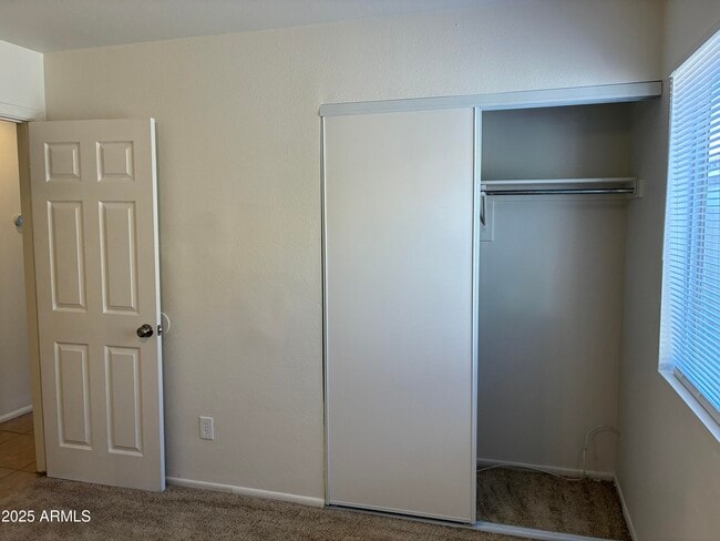 Building Photo - 10443 W Medlock Dr