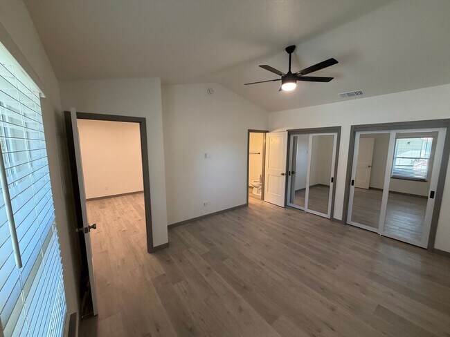Building Photo - 7330 Stratford Pl