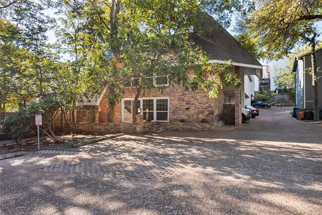 Building Photo - 2507 Quarry Rd