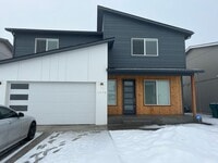 Building Photo - New on the Market!