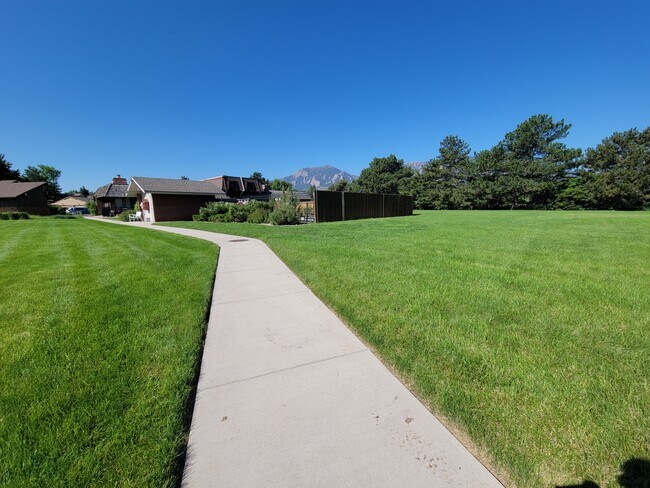 Building Photo - 3831 Apache Ct W