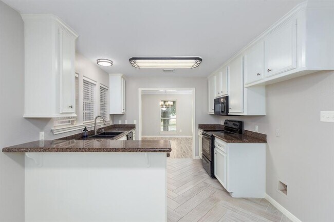 Building Photo - 12830 Point Aquarius Blvd