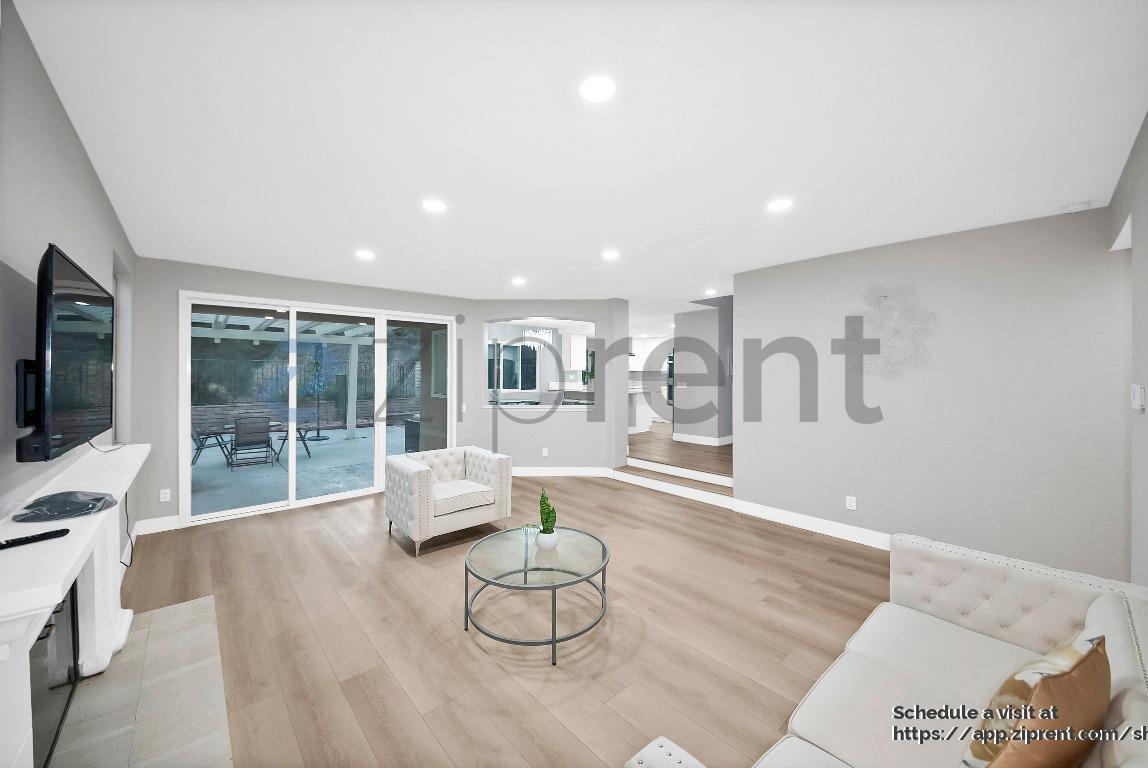 Building Photo - 23693 Cadenza Dr