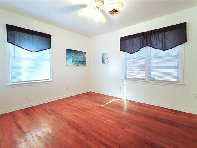 Building Photo - 3114 N Holman Ct
