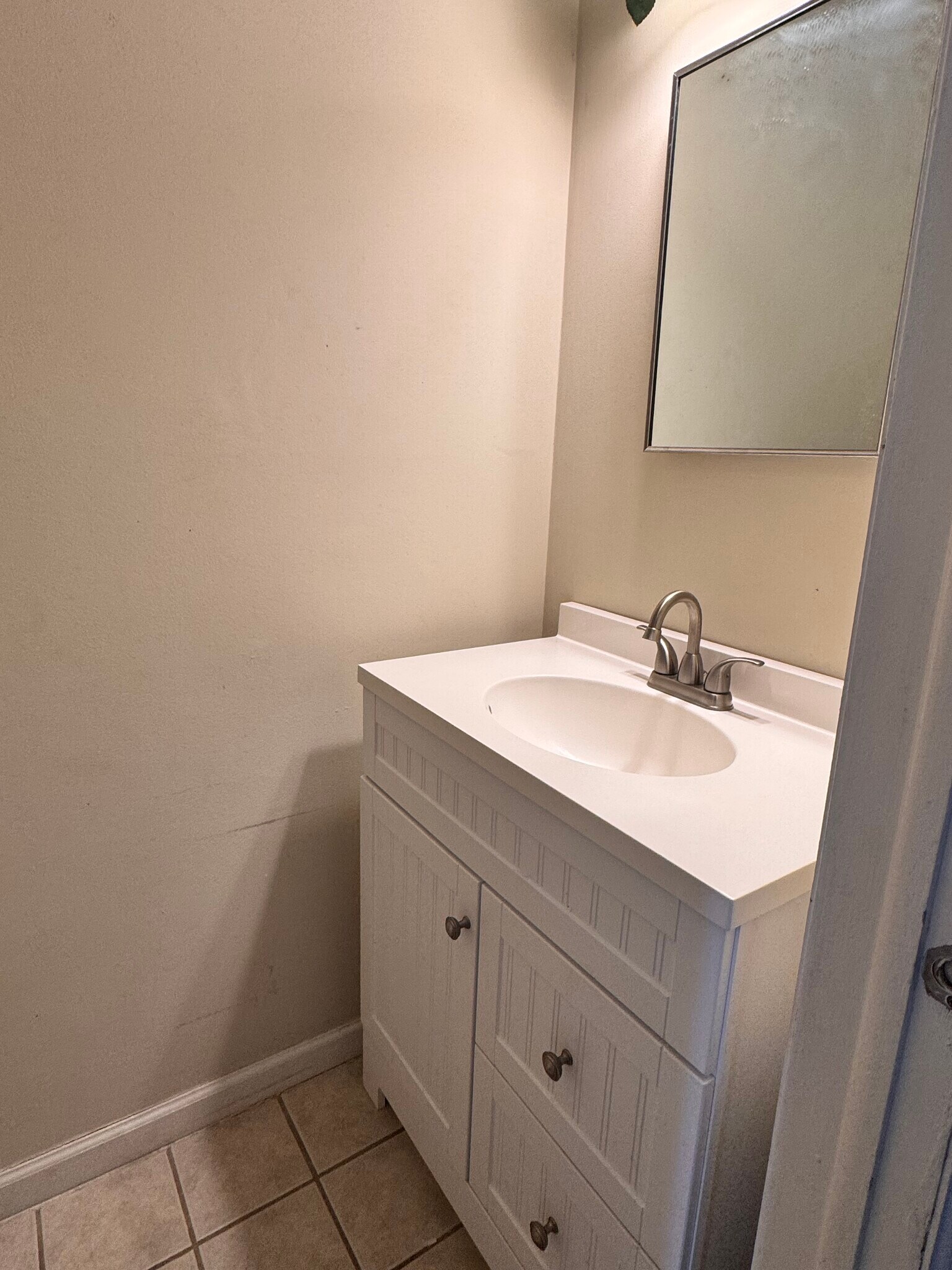 Building Photo - 489 Madison Dr