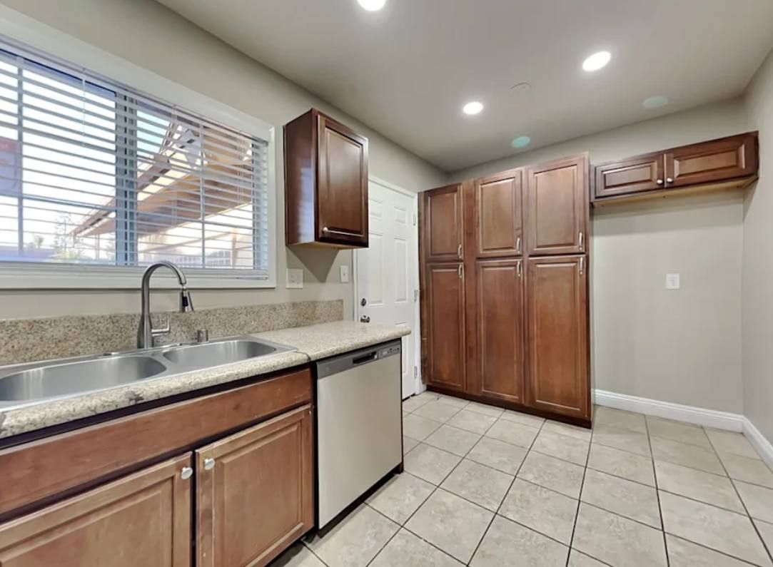 Building Photo - 2137 Little Brook Ln