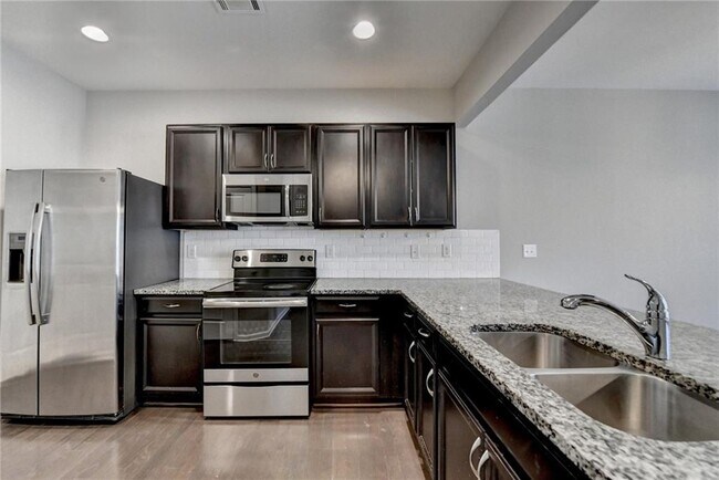 Building Photo - 68 Hardy Water Dr SE