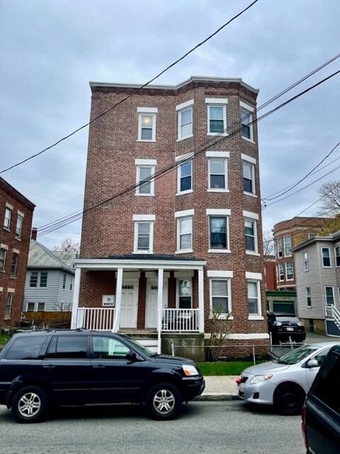 Building Photo - 14 Chase St