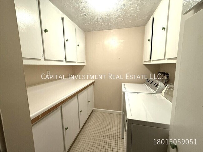 Building Photo - 1640 E 5375 S