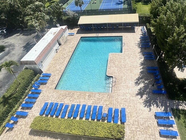 Building Photo - 2121 N Ocean Blvd