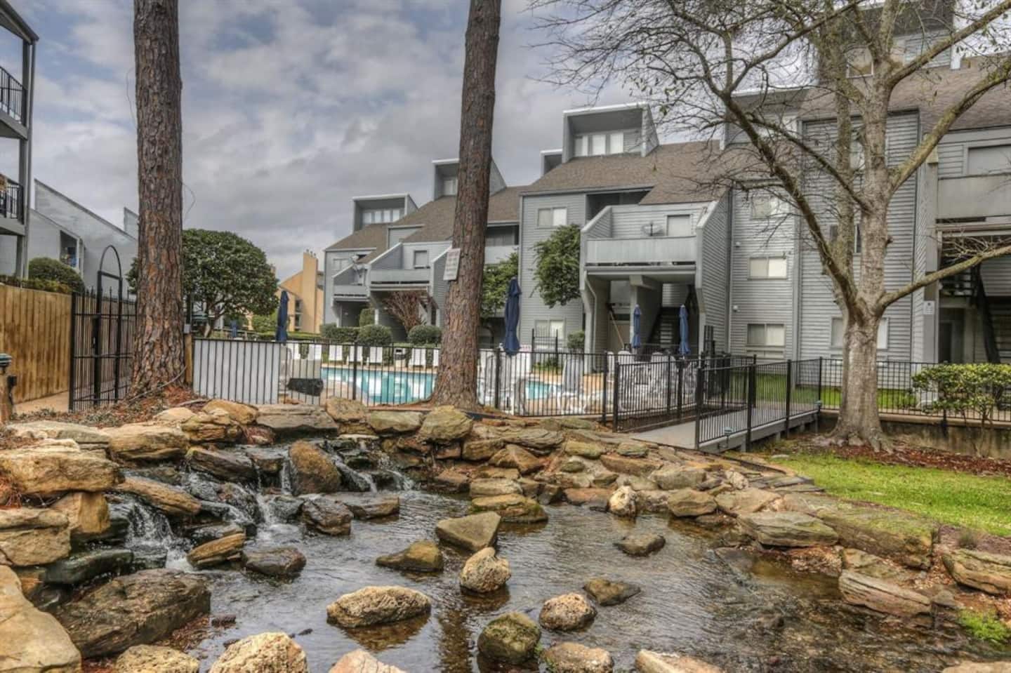 Building Photo - 12500 Melville Dr