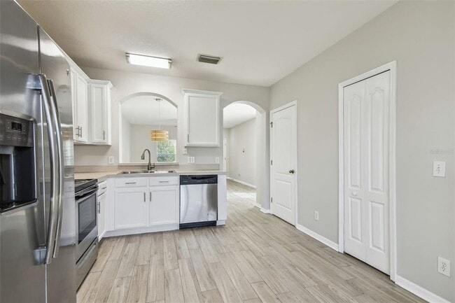 Building Photo - 16227 Swan View Cir