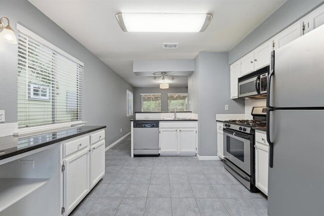 Building Photo - 6300 Evangeline Trail