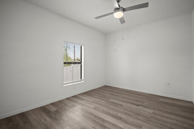 Building Photo - 4718-4718 29th St SW
