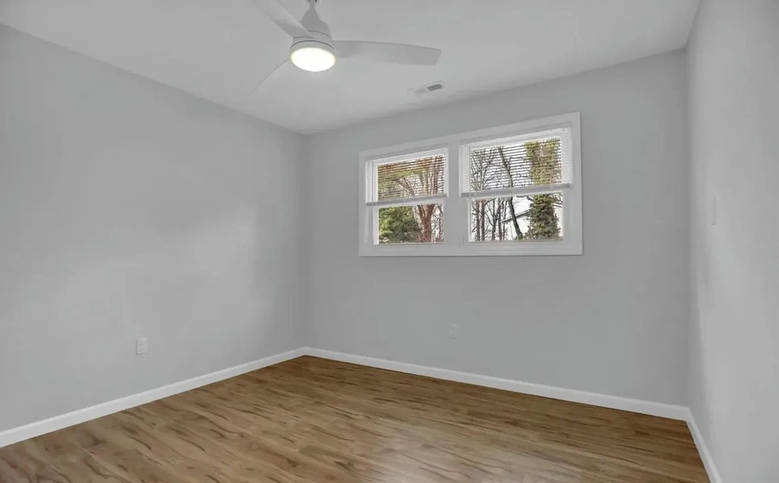 Building Photo - 5922 Benton Heights Ave