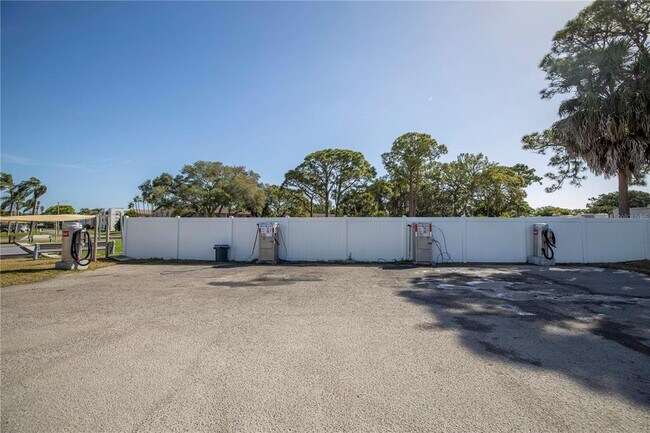 Building Photo - 5725 80th St N