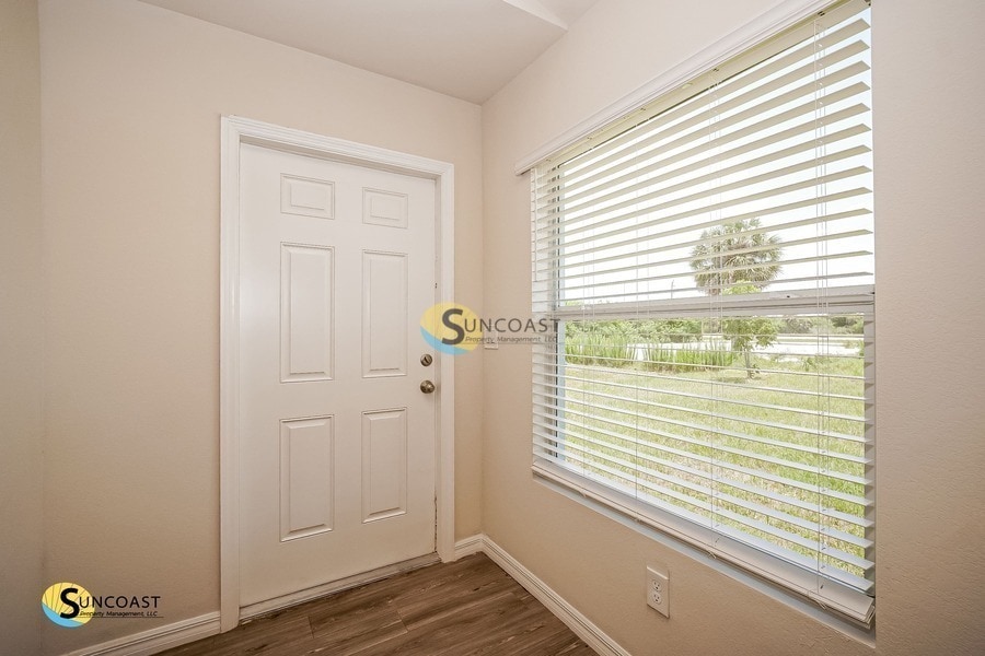 Building Photo - 11161 Pendleton Ave