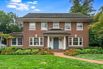 Building Photo - 43 Ardsley Rd