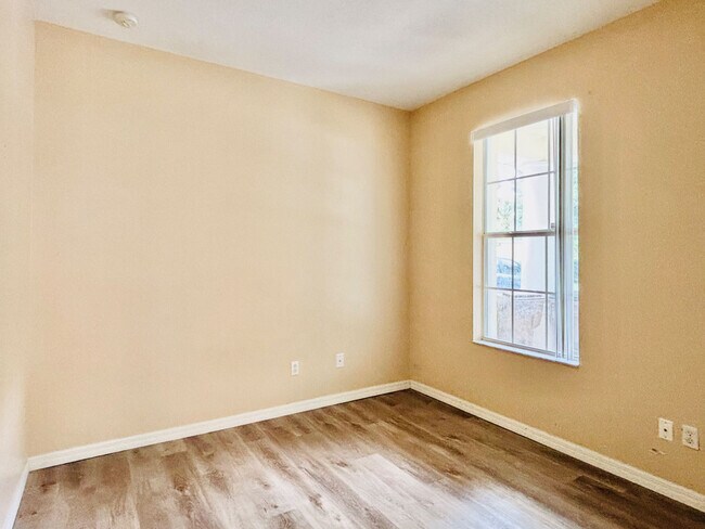 Building Photo - 1707 Retreat Cir