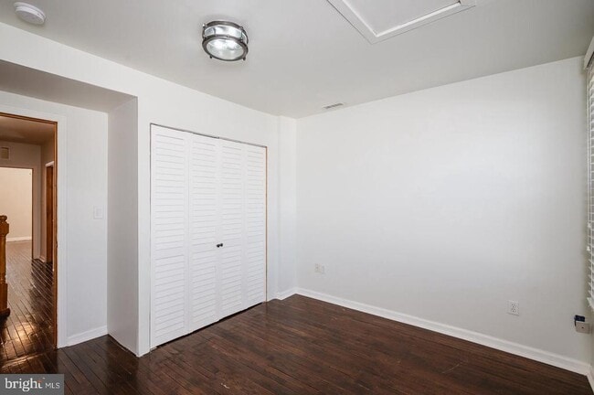 Building Photo - 618 S Newkirk St