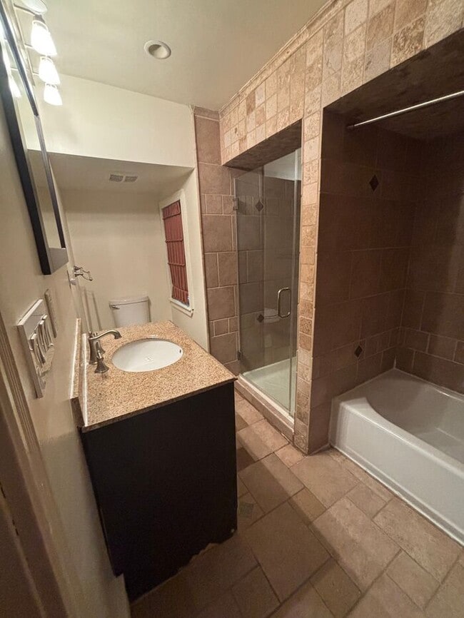 Building Photo - Charming 3 beds 1.5 baths in South Euclid!