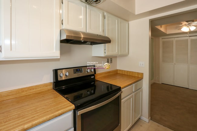 Building Photo - 601 E 4010 S