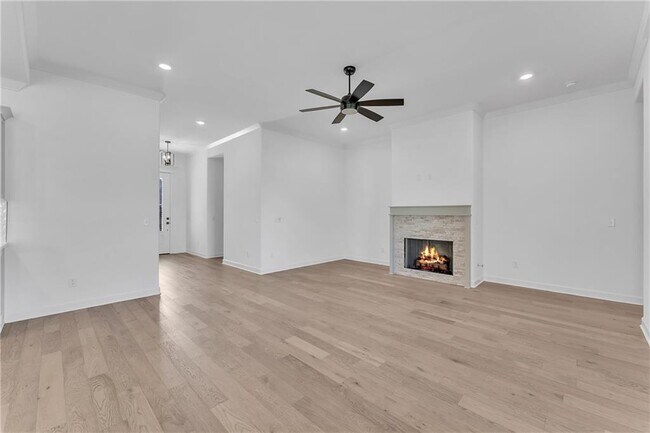 Building Photo - 2401 Abbott Ln