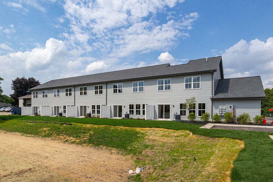 Building Photo - 1076 W 20th Ave