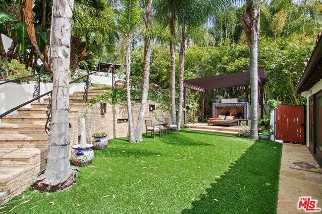 Building Photo - 8343 W Sunset Blvd