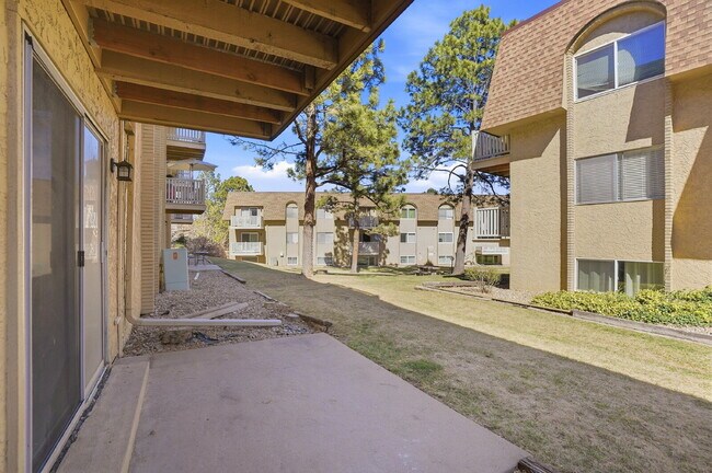 Building Photo - $1,395.95 - 1 Bed, 1 Bath Condo in Denver with Outdoor Patio Space