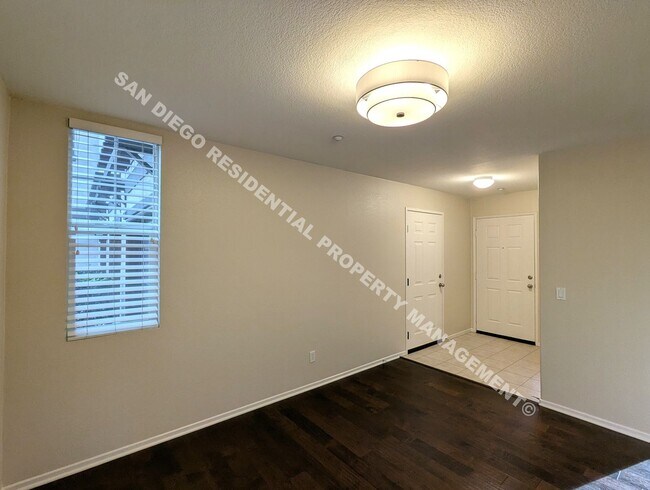 Building Photo - Beautiful 2 bed / 2 bath Single Story Condo in the Heart of 4S Ranch