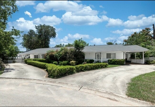 Building Photo - 356 Bobolink Dr