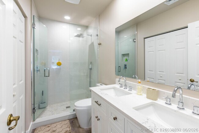 Building Photo - 13792 Creston Pl