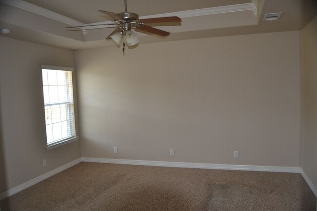 Building Photo - PRICE Improvement!! Beautiful 4 bed 2 bath home ready now!!