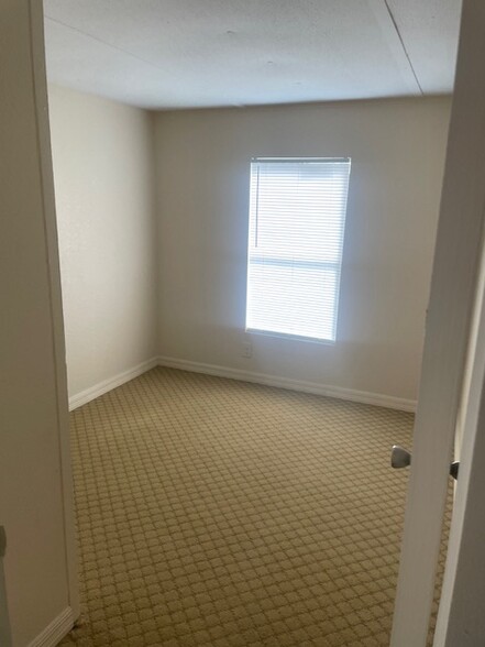 Building Photo - 2503 Tanglewood St