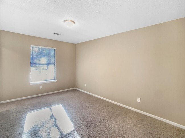 Building Photo - 2123 18th Avenue E Tuscaloosa, AL 35404